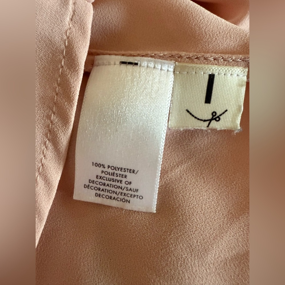 Ann Taylor Blouse Detailed Blush Color PinkSize M - Picture 3 of 4